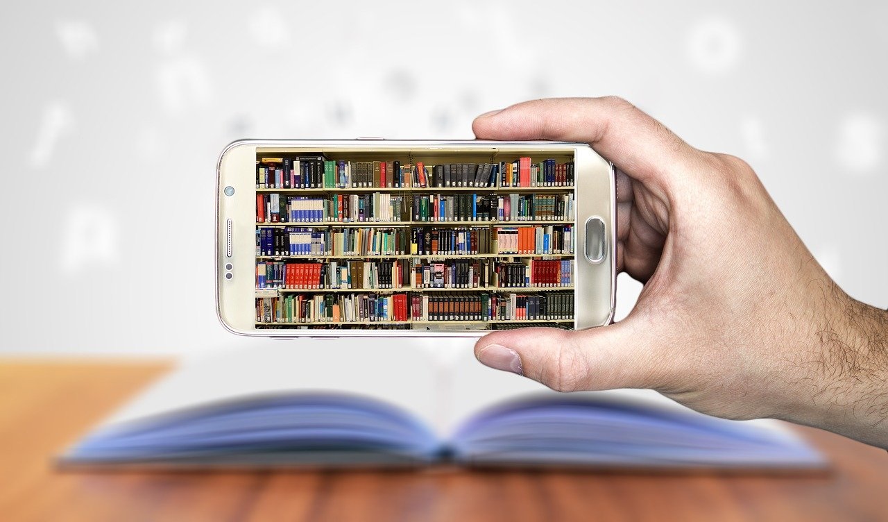 Bücherregal Smartphone