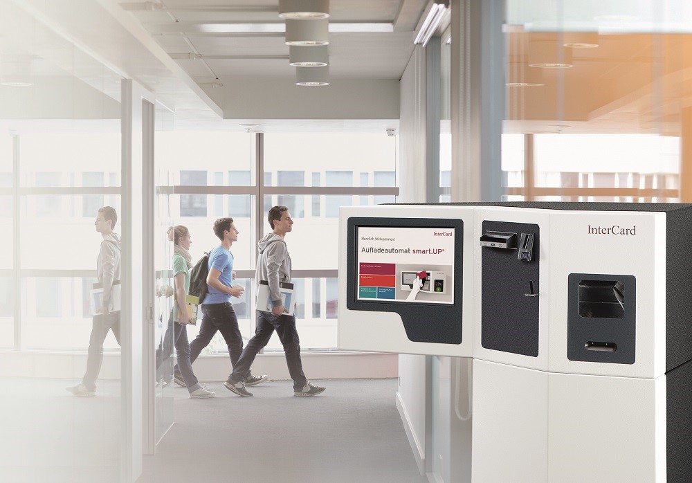 Bild von einem InterCard Bankautomaten in einem Gebäude