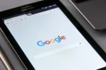 Die Google-Startseite auf einem Samsung-Tablet.