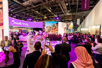 The Saudi Tourism Authority: SAUDI STEHT BEI DER WTM IM MITTELPUNKT: PRÄSENTATION SEINES UNWIRKLICHEN KALENDERS UND SEINER IKONISCHEN REISEZIELE IN DER GLOBALEN REISEBRANCHE
