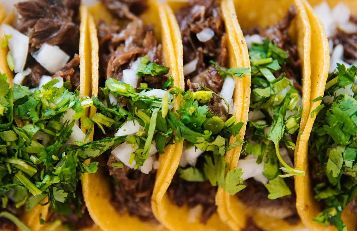 Mehrere mexikanische Tacos.